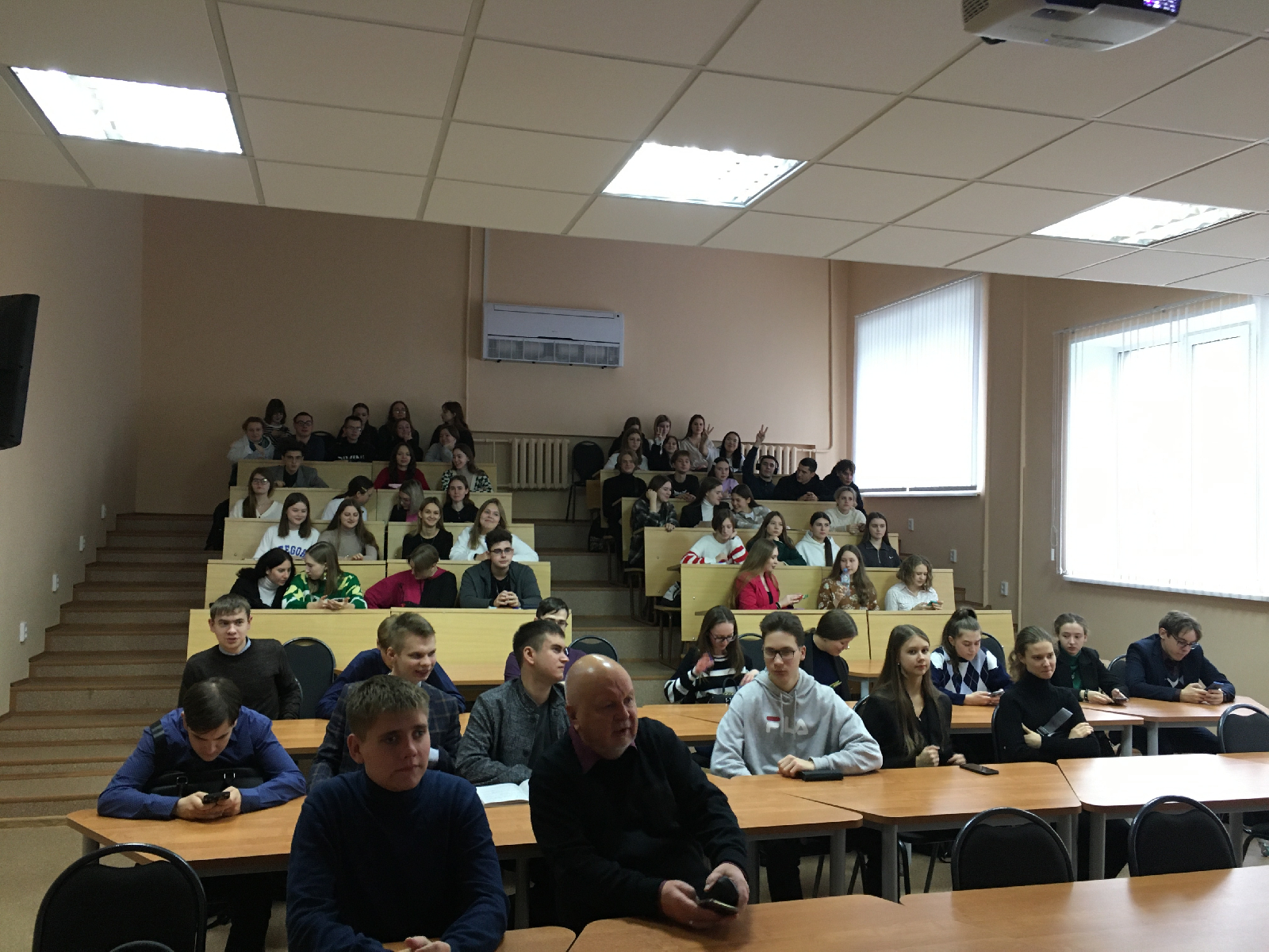 30 октября 2023 года группа 23ИПО1 (куратор – проф. каф. ВИиО В.И. Шувалов) на кураторском часе посетила открытую лекцию д.и.н., проф. Суховой О.А.